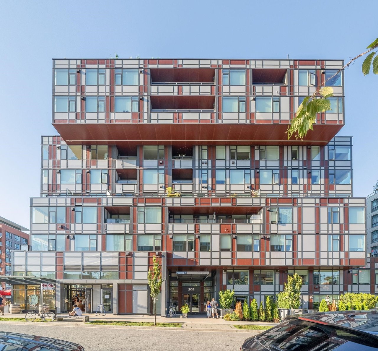 504-209 E 7th Ave