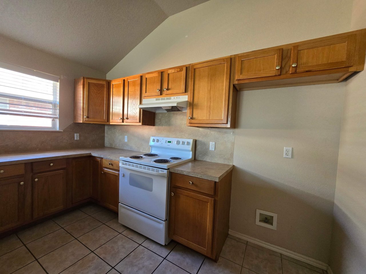 $500 toward first month's rent if leased by October! 1240 Kingston Road