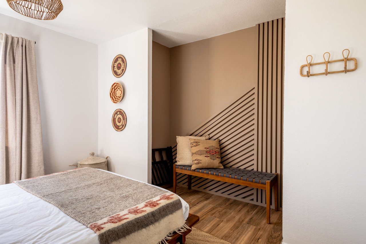 4774 Avenida Del Sol