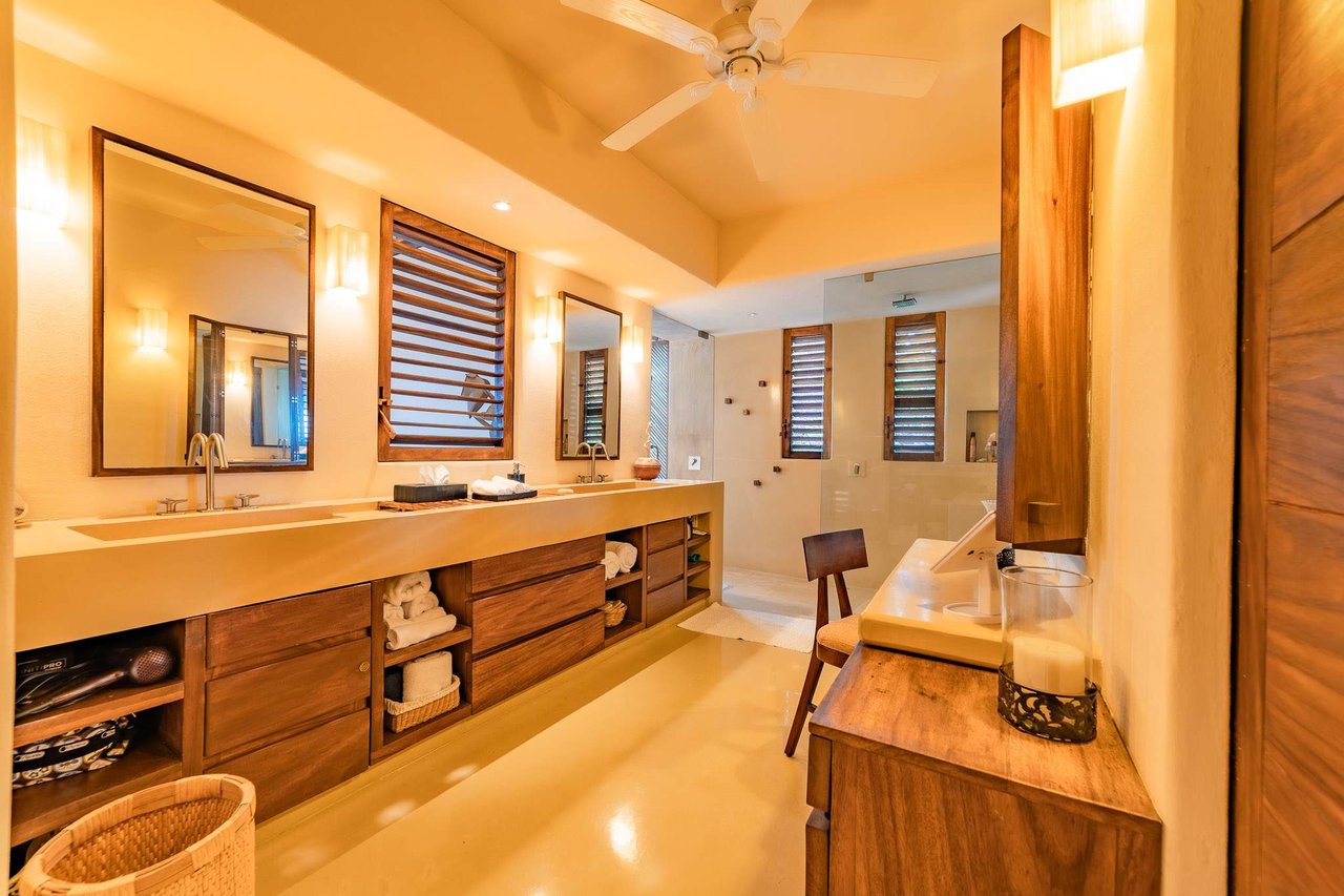 4 bedroom, Single Family Homes, Villa Mactzil, Montecito Beach Village