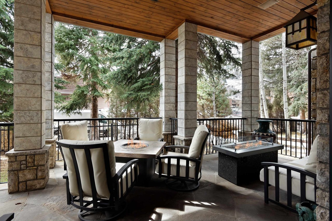 Amazing Townhome Just One Block from the Aspen Mountain Gondola