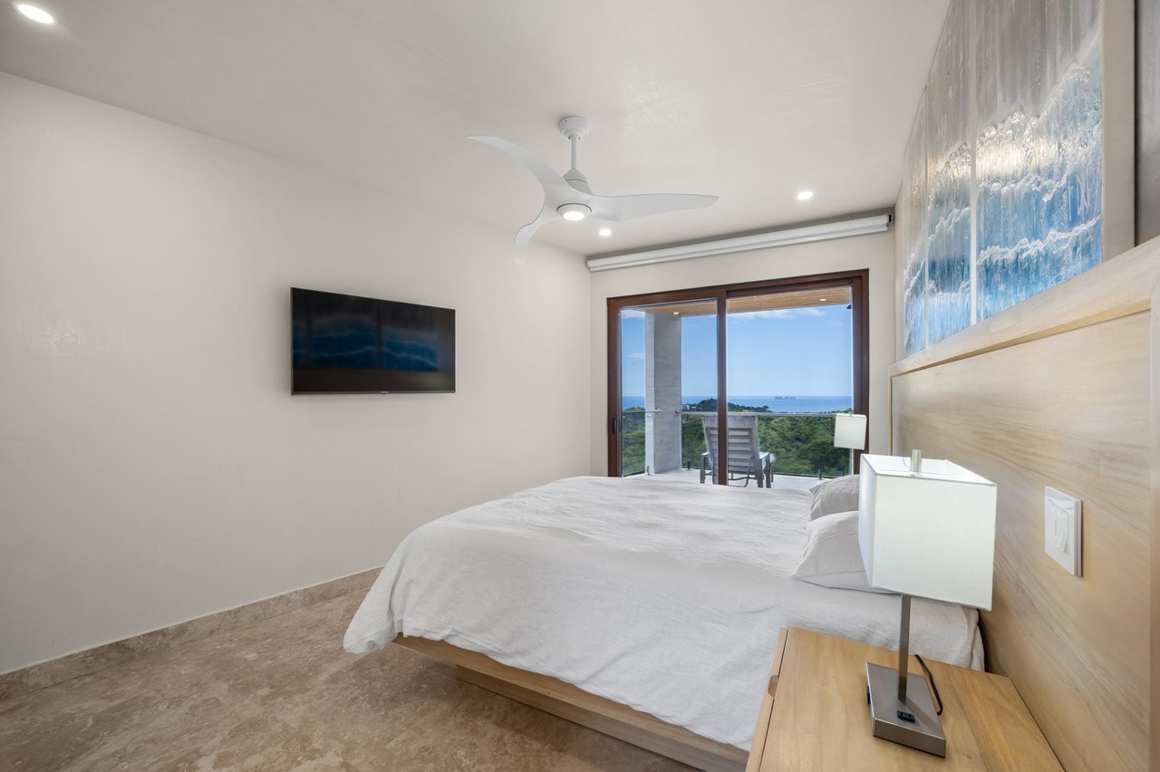 Contemporary Infinity Pool Villa, Flamingo, Guanacaste