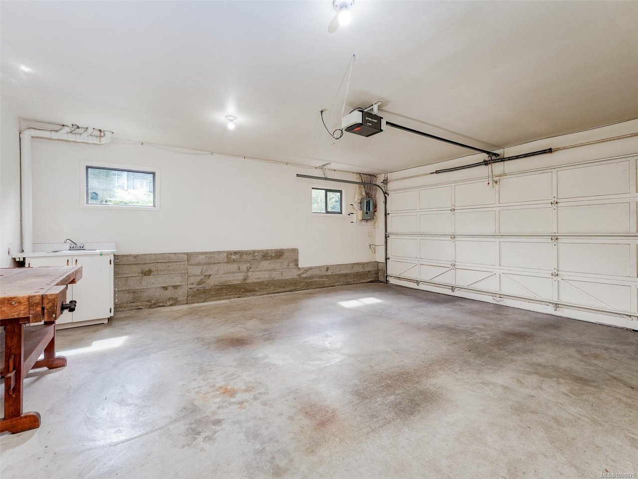 102 High St, View Royal