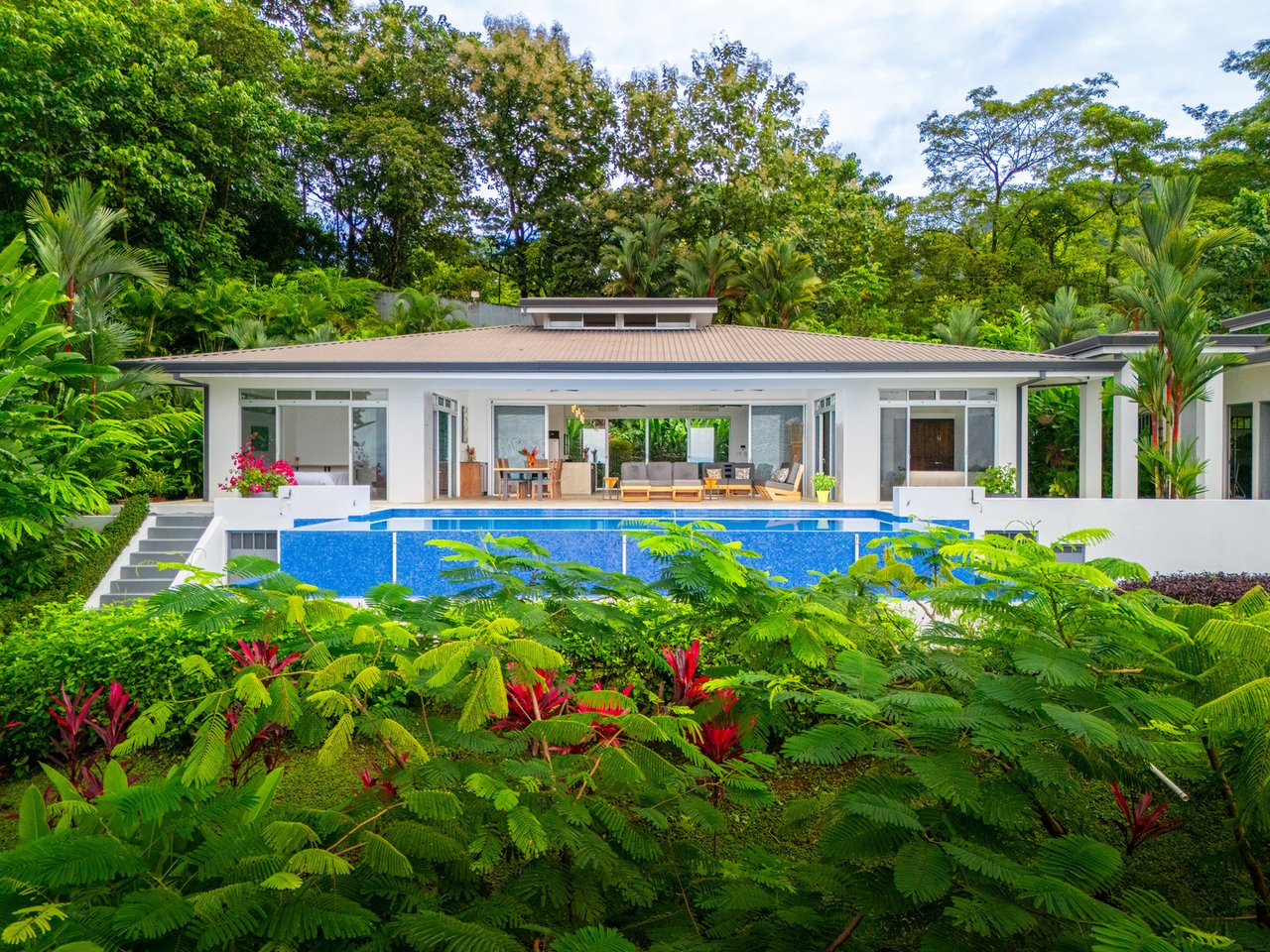 Modern Oceanview Infinity Pool Estate, Ojochal, Puntarenas