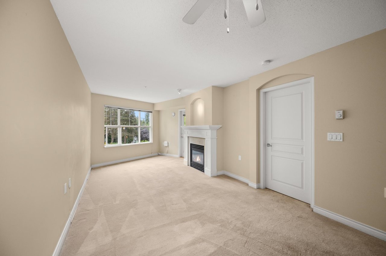 214-960 Lynn Valley Rd