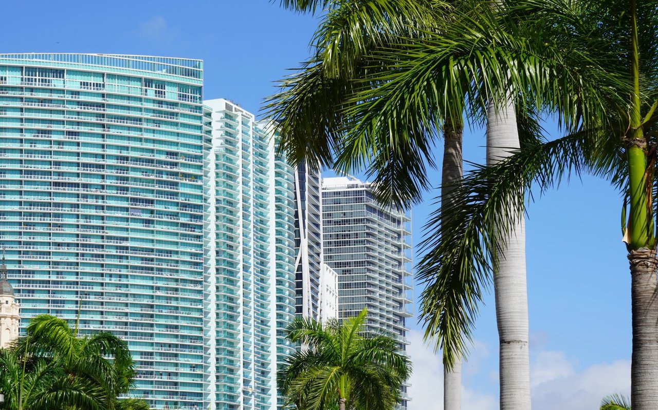 Non-gated Properties in Estero