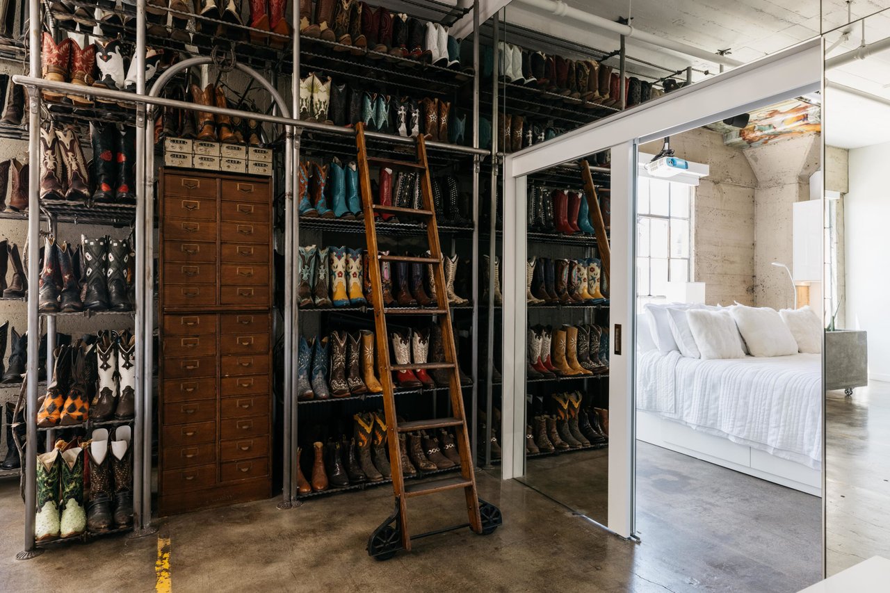 Stunning Double Size Industrial Modern Loft in the Toy Factory