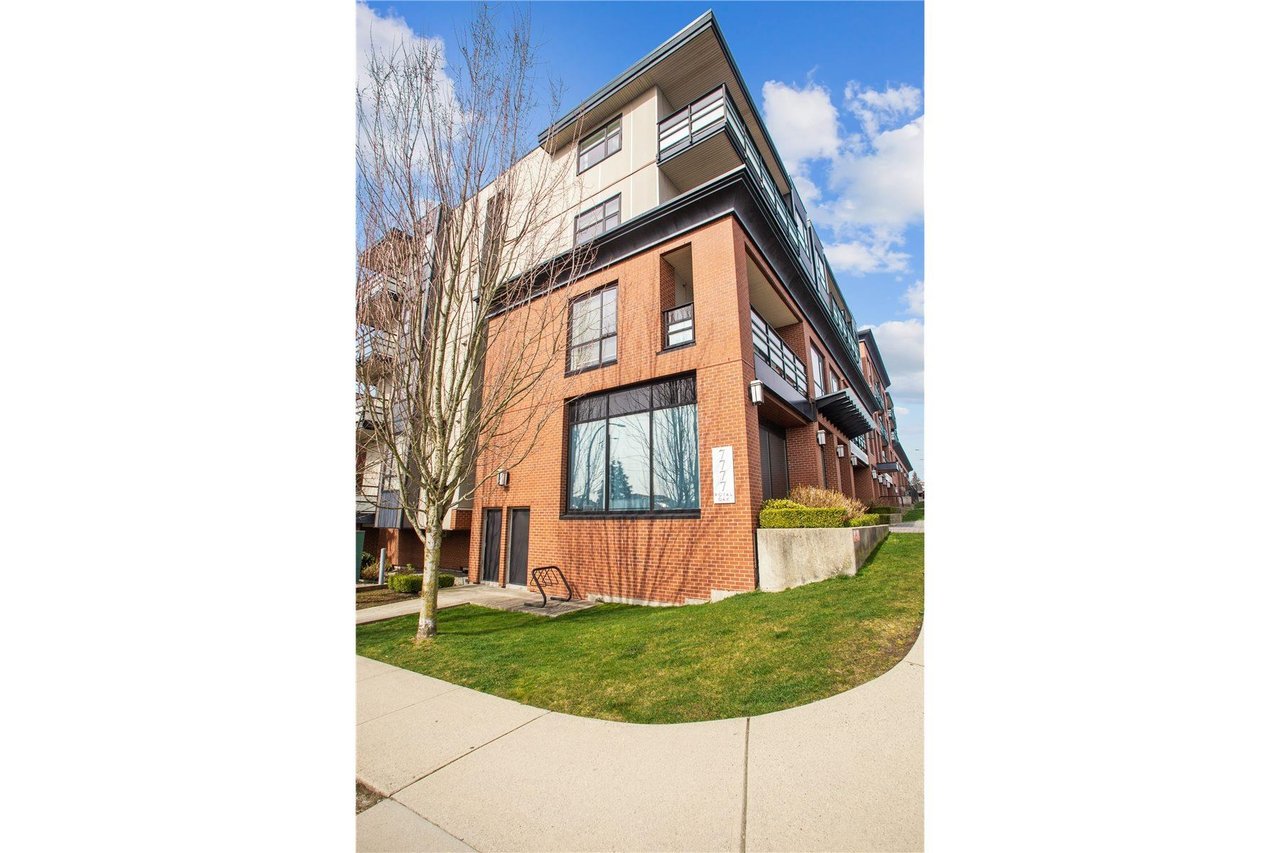 305-7777 Royal Oak Ave