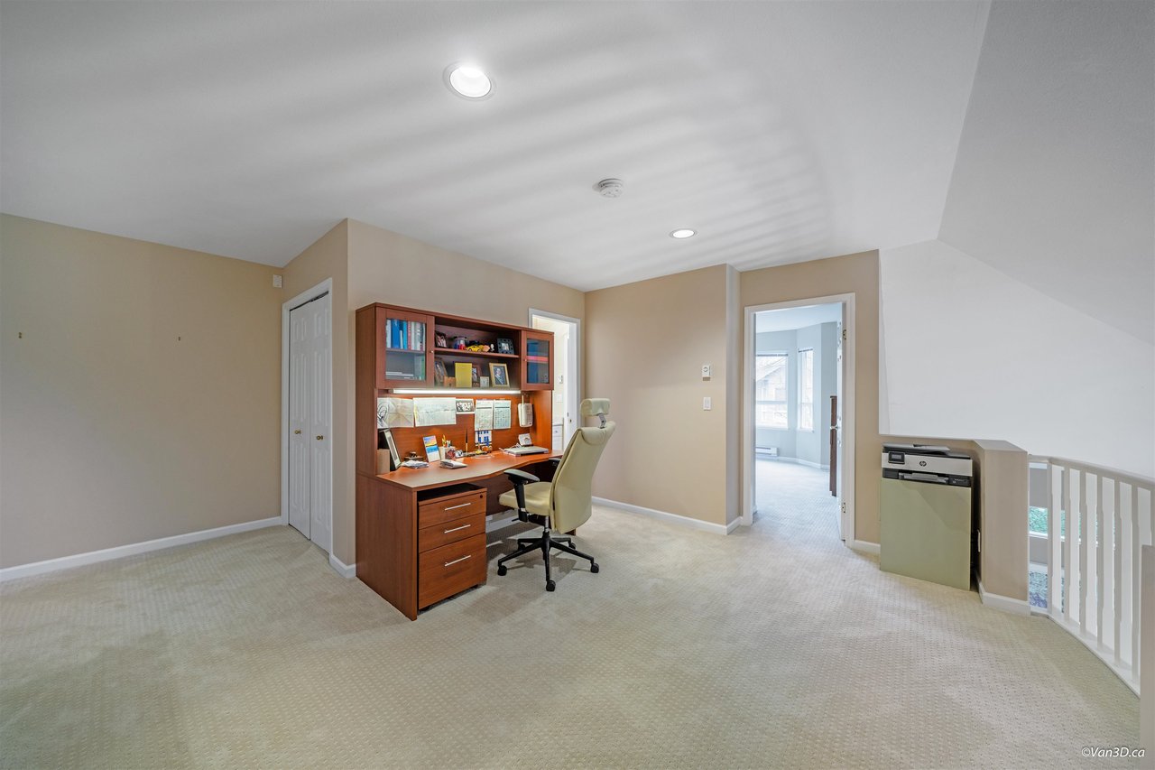 8-15168 22 Ave