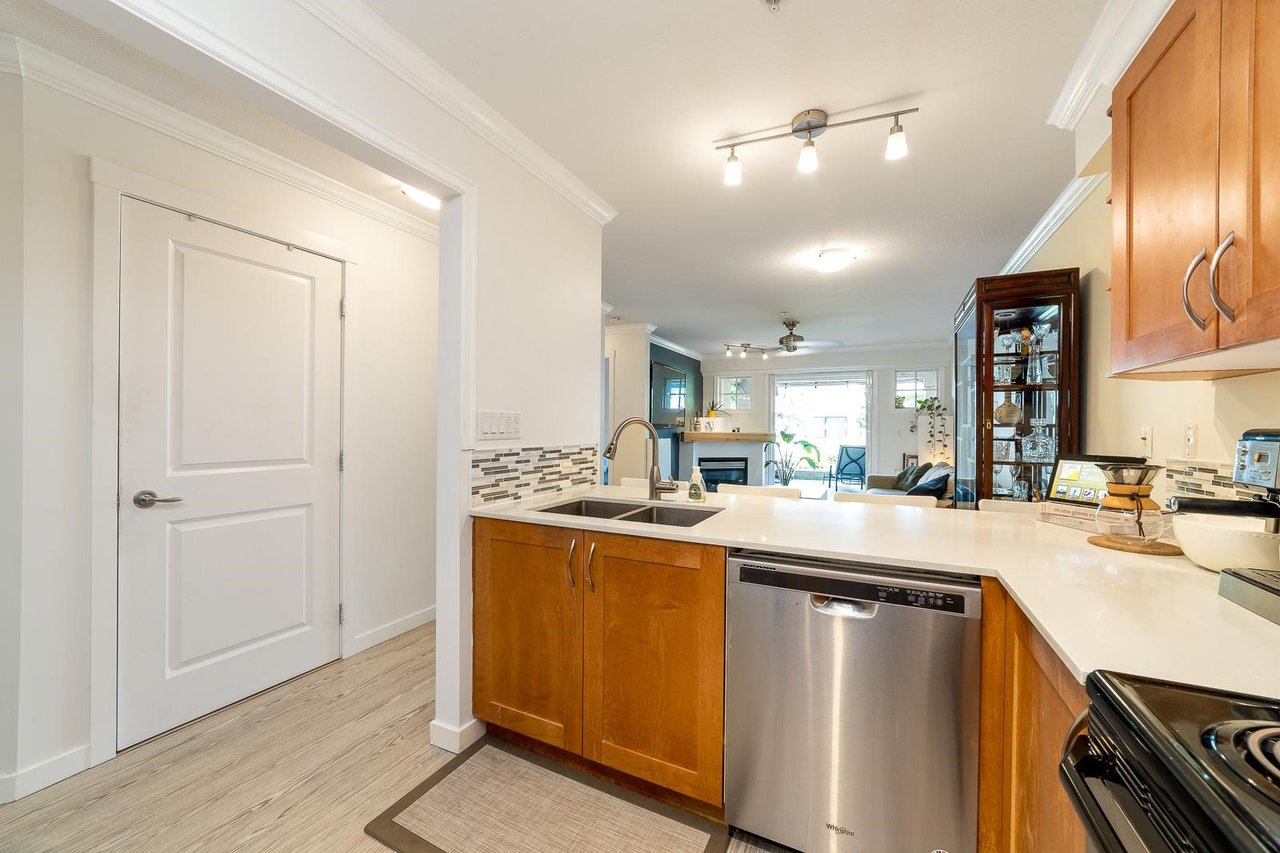 110-15621 Marine Dr
