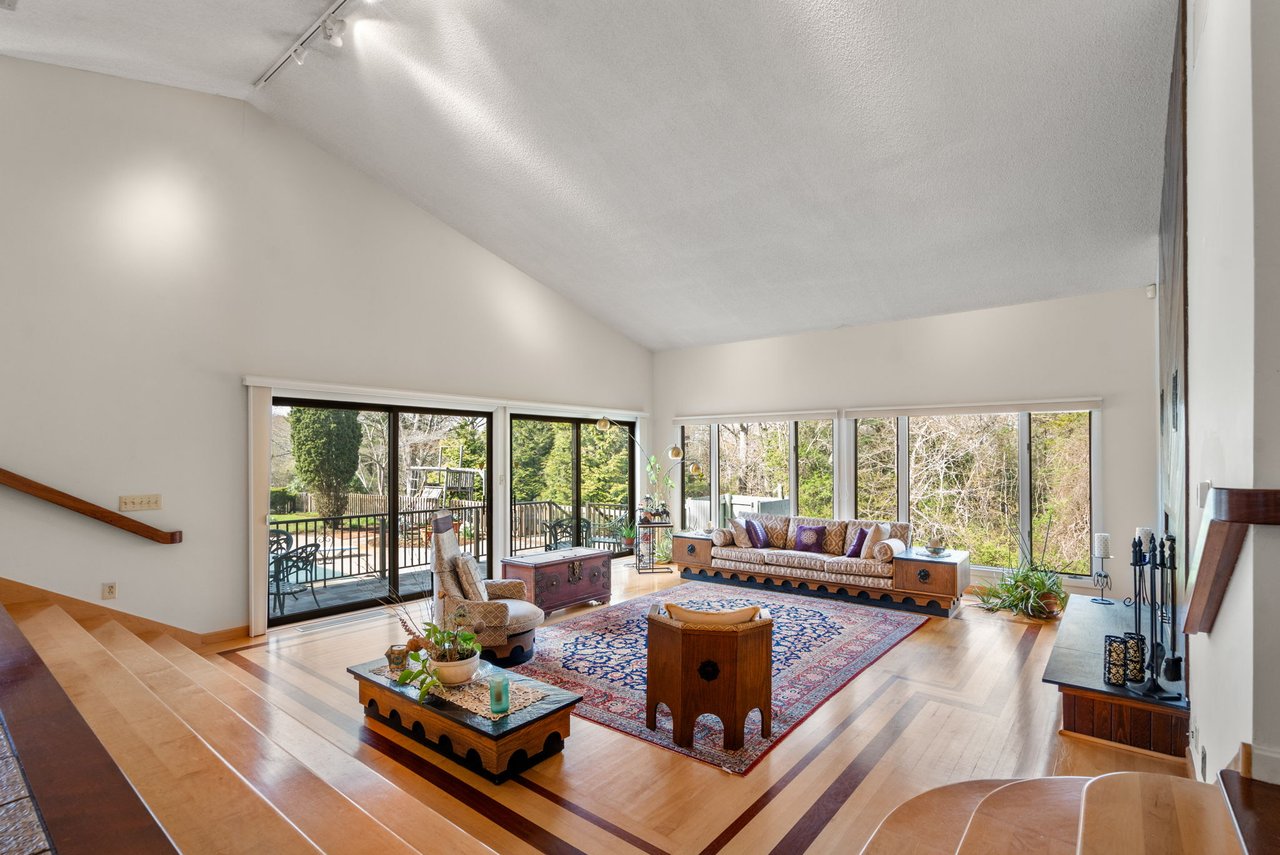 16 Wadsworth Ln Dartmouth, MA