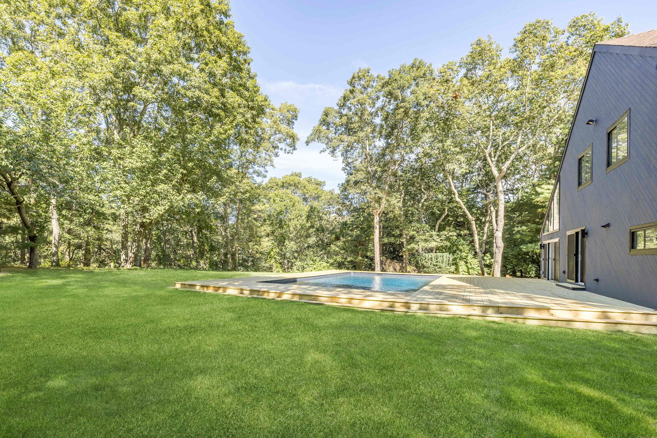  9 Rivers Road, East Hampton