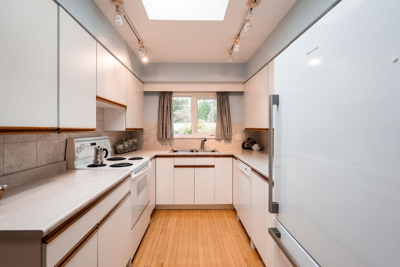 4143 Virginia Crescent, North Vancouver