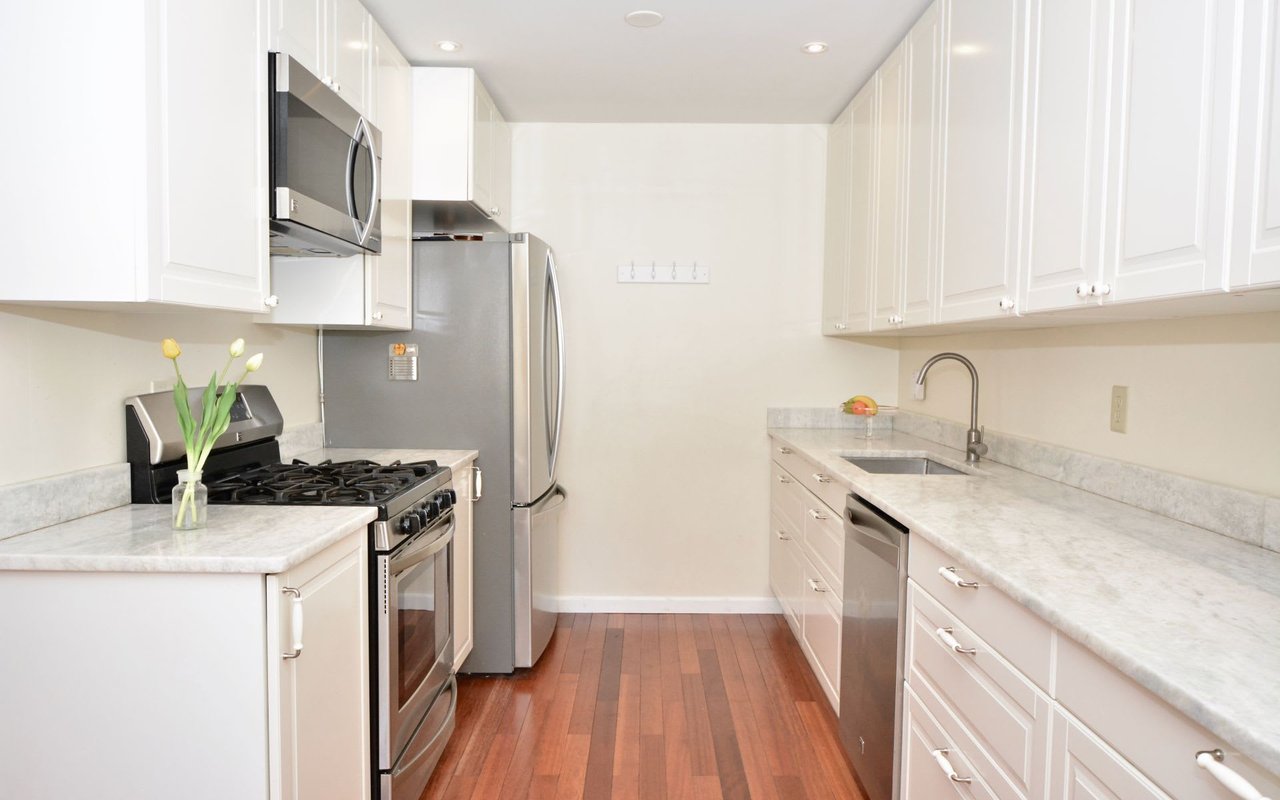 16 Lexington Ct