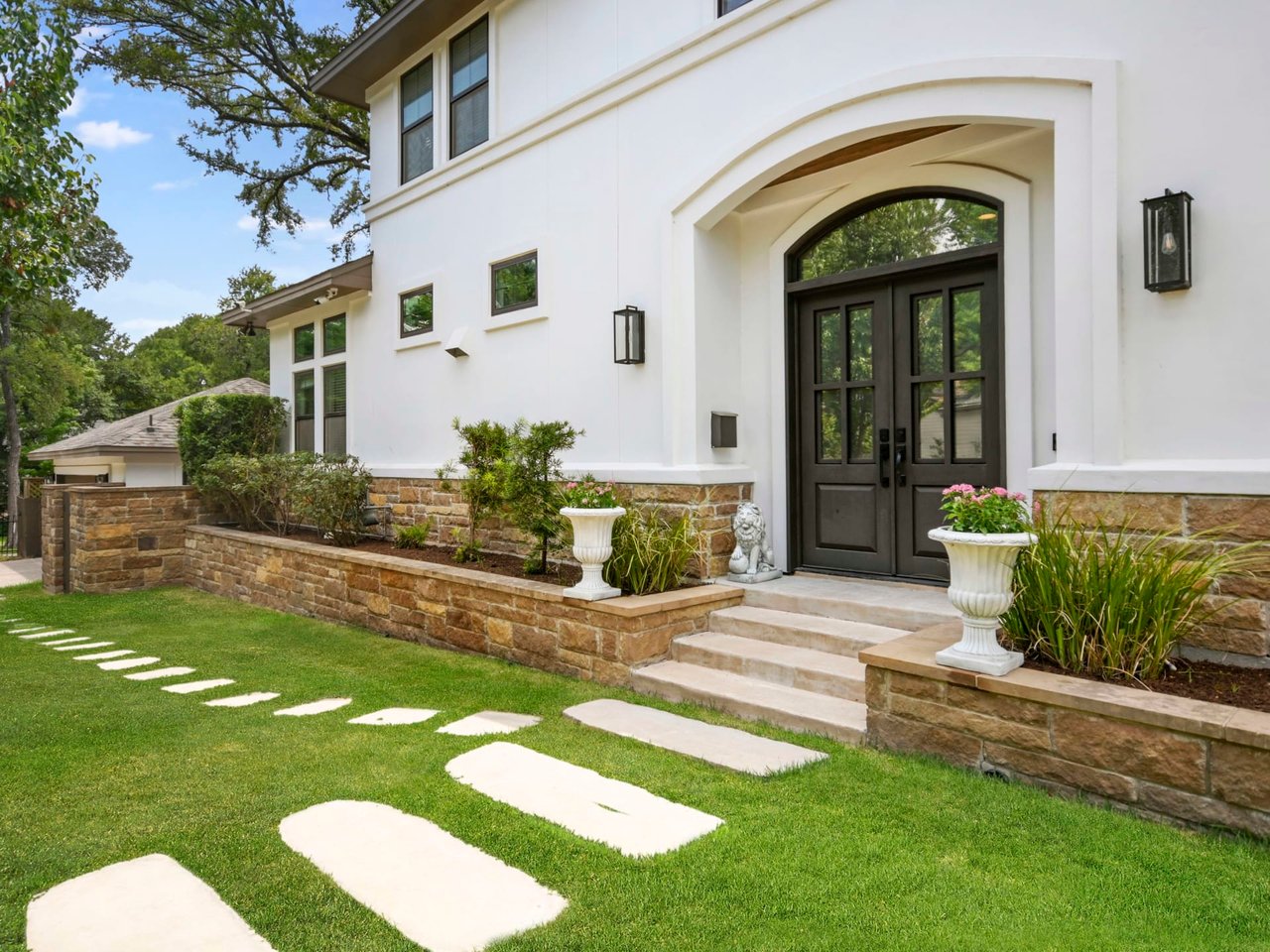 2212 Mountain View Rd