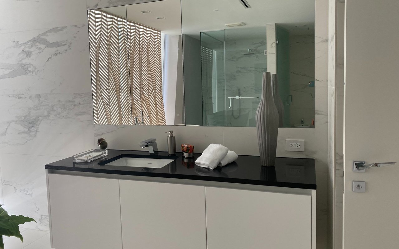 1000 Biscayne Blvd Unit: 3102