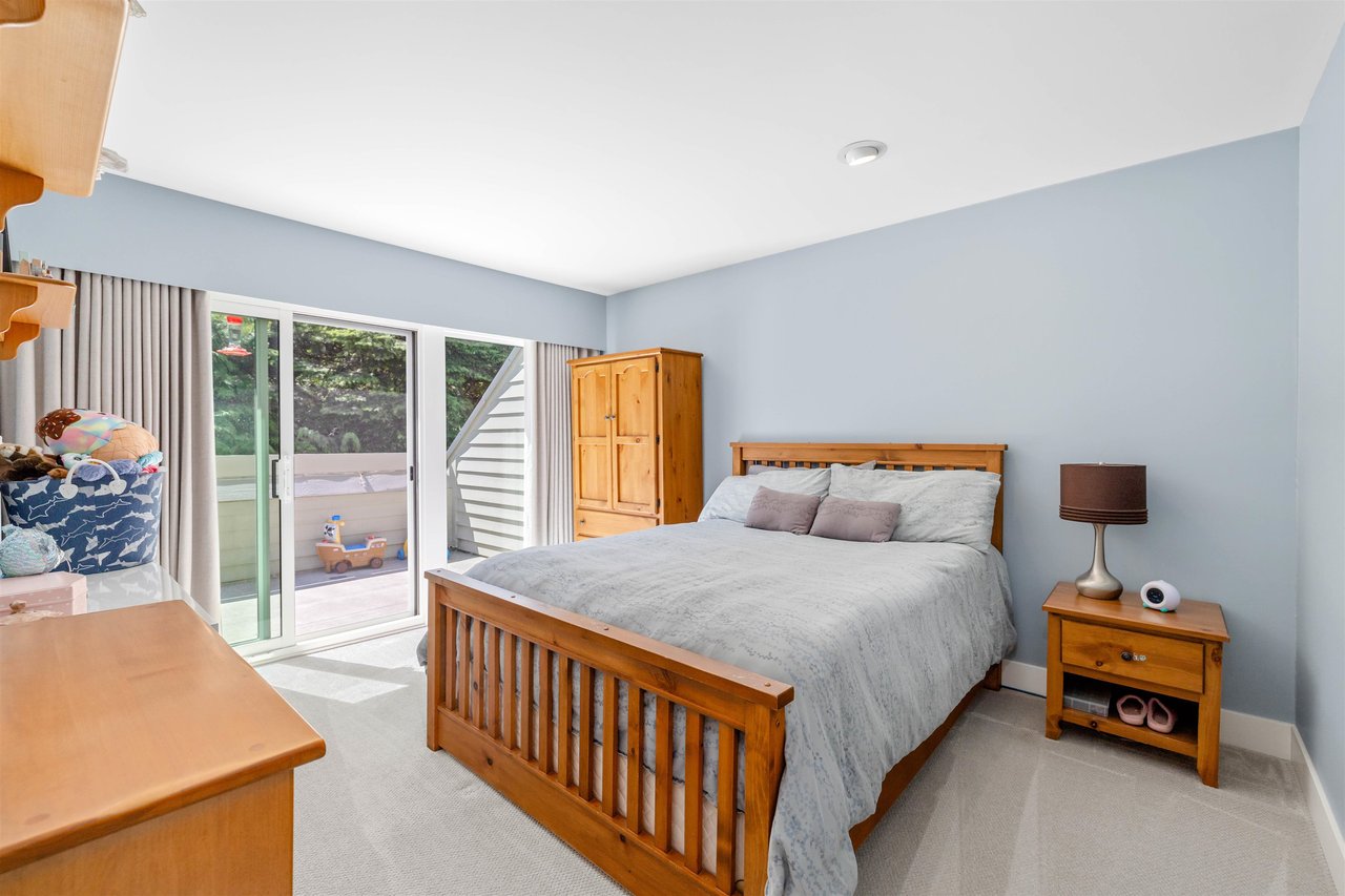 9-4957 Marine Dr