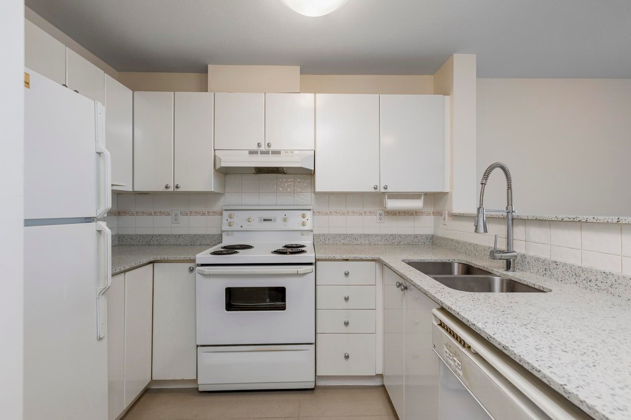 302-5818 Lincoln St