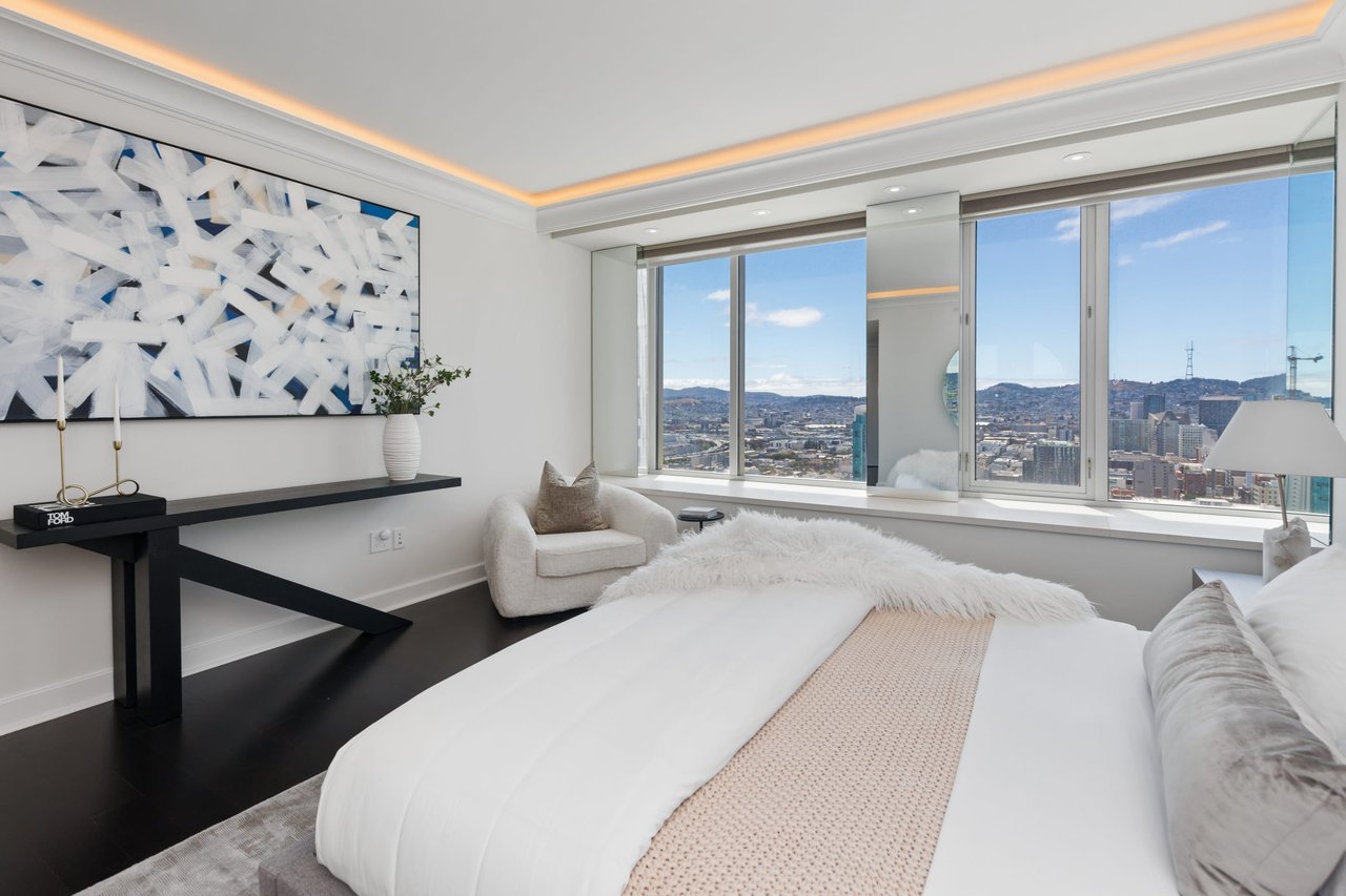 St Regis Residence 32C