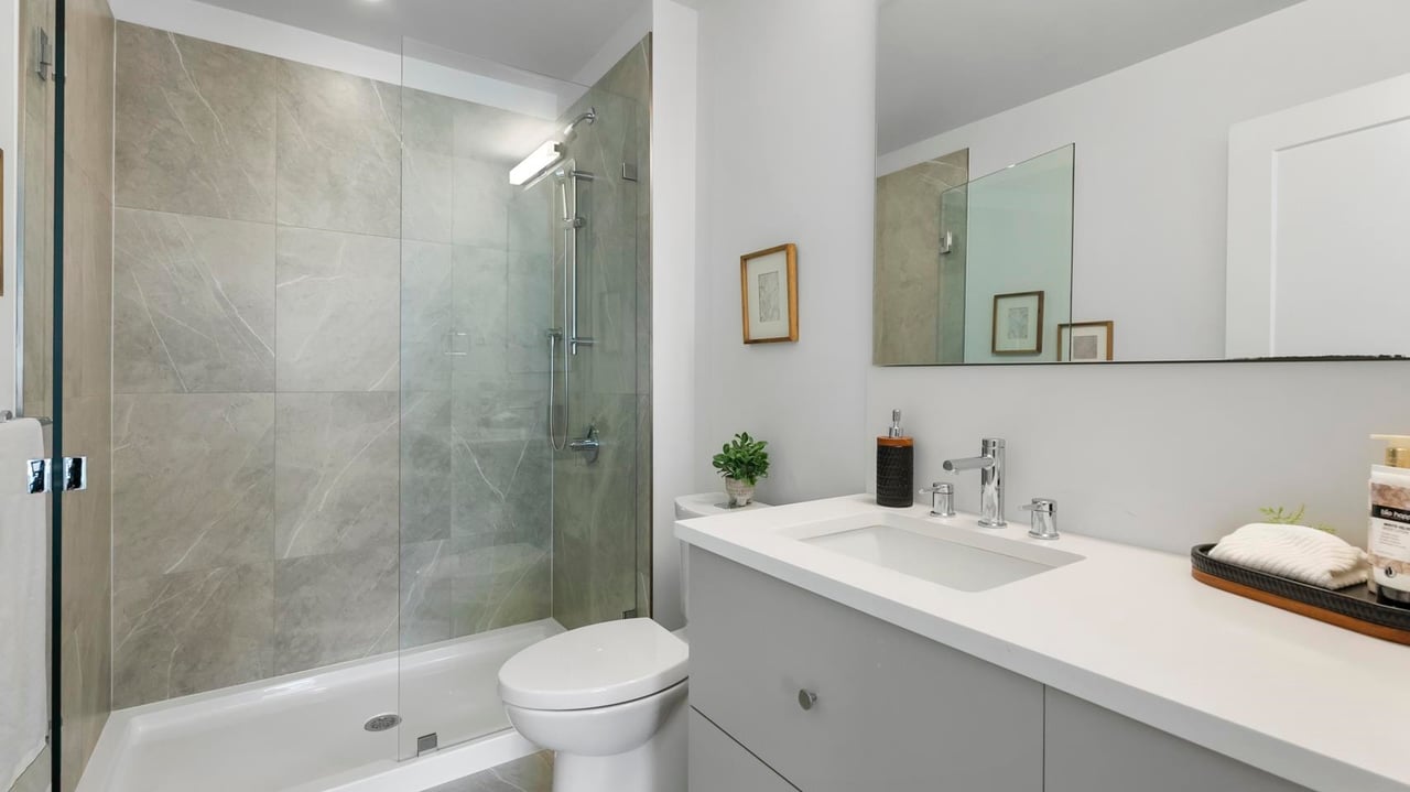 21-2070 Oak Meadows Dr