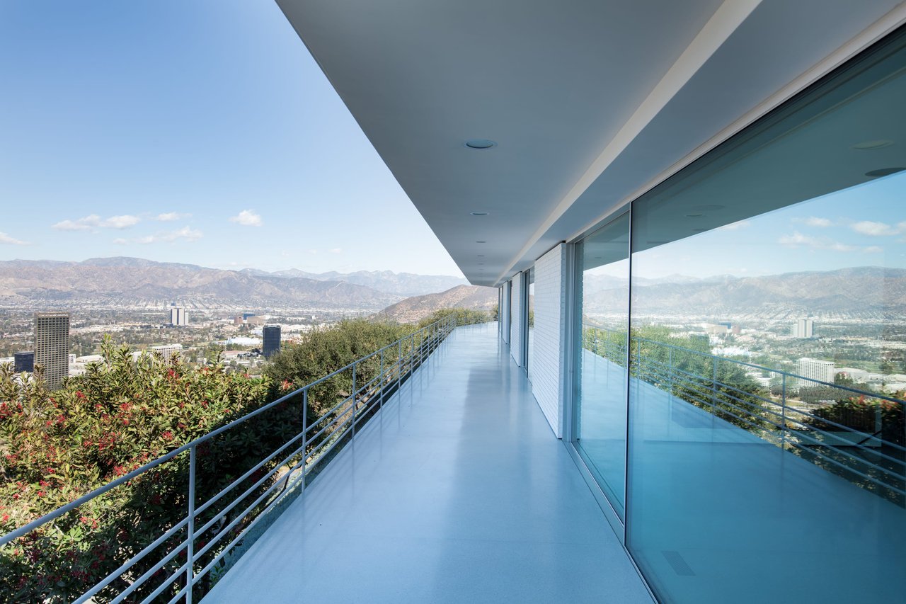 Contemporary Modern View Home