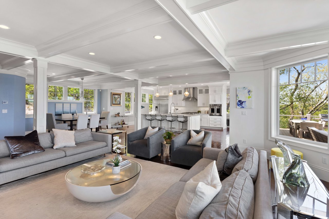 84 Robert Road, Marblehead