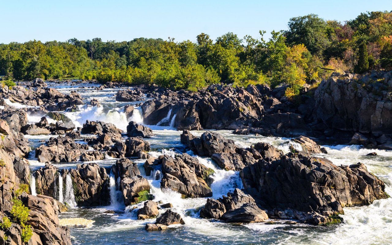 Image of the rocky rapids at Great Falls park