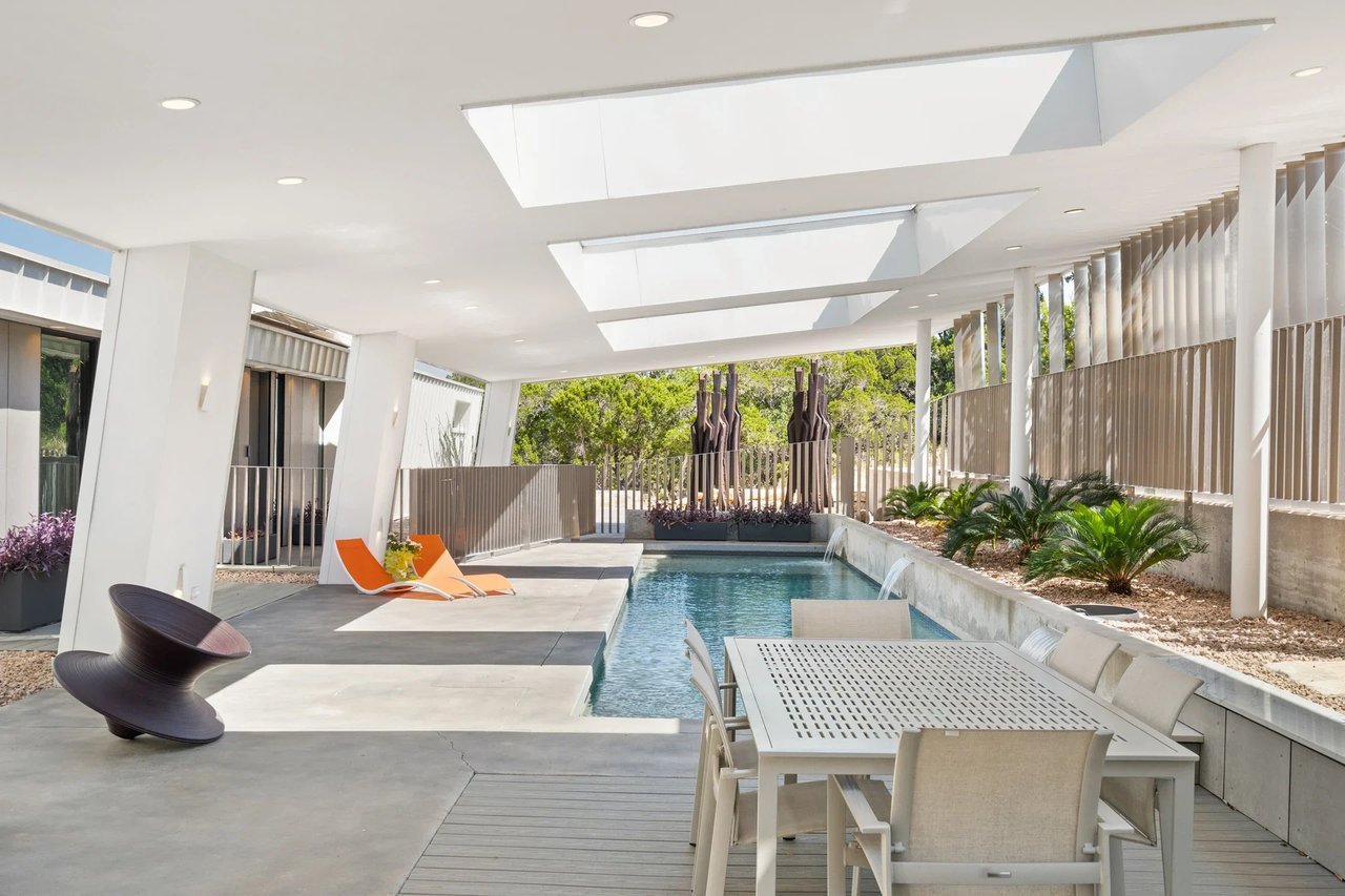 Listing Roundup: Outdoor Entertainment Spaces