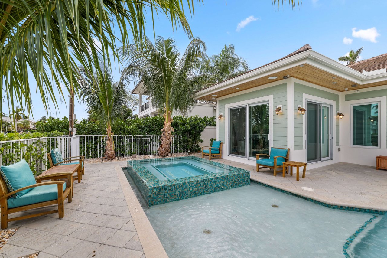 2333 NE 24th St, Lighthouse Point, FL