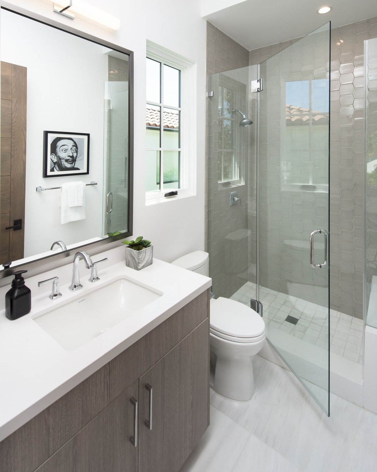 119 N La Jolla Ave