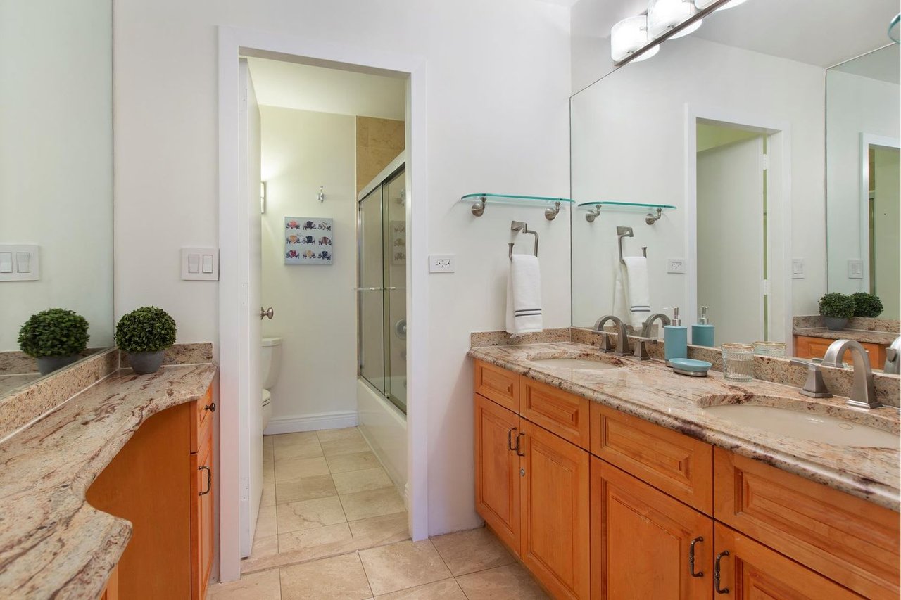 224 E 52nd St Unit 10
