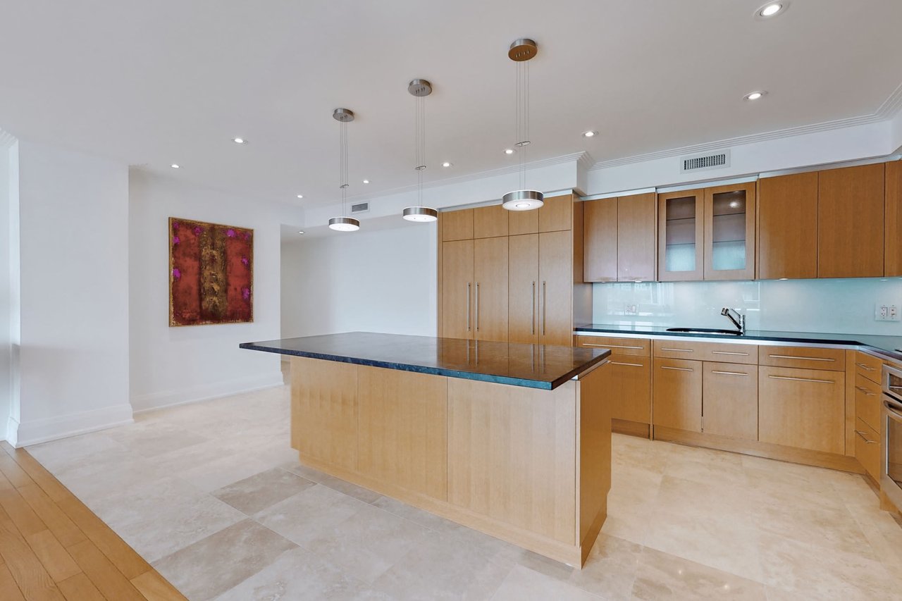 500 Avenue Road Suite 803 