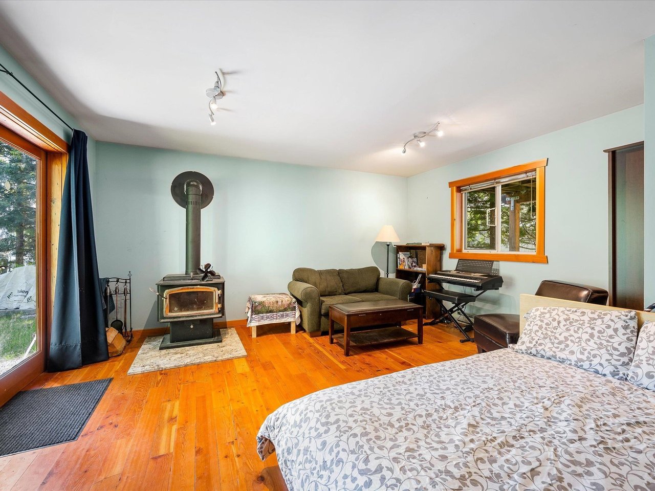 1349 Elmwood Dr