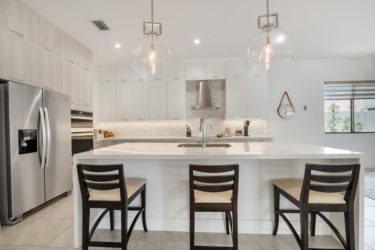 8118 NW 46th Terrace