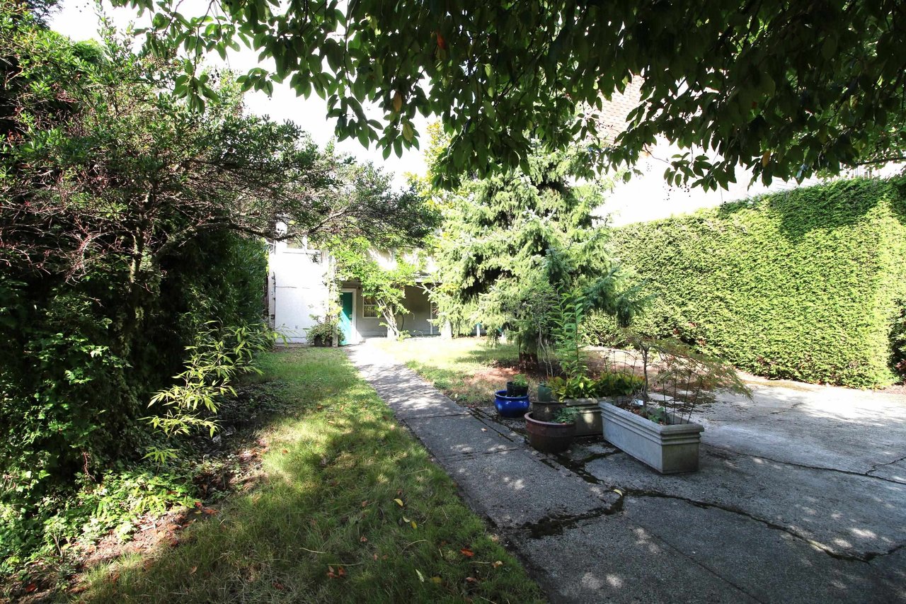 1534 W 71st Ave