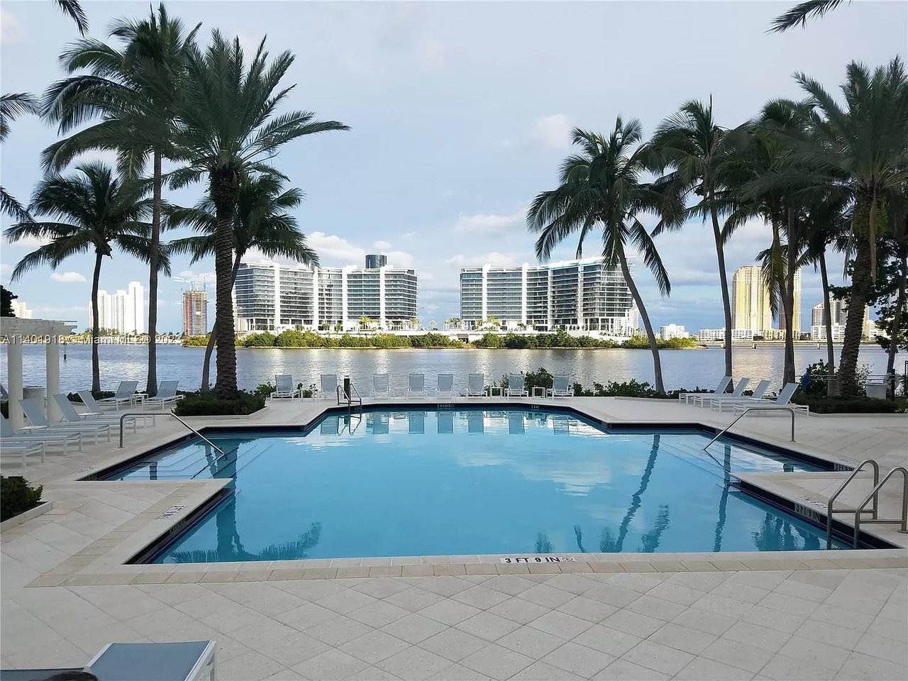 3115 NE 184th St APT 4104