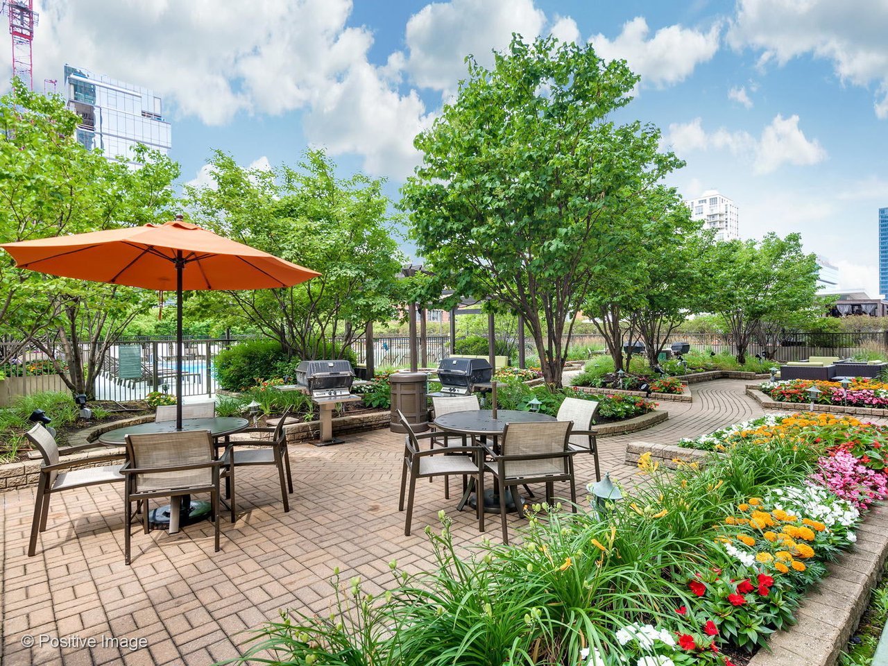 400 N Lasalle St, #2702