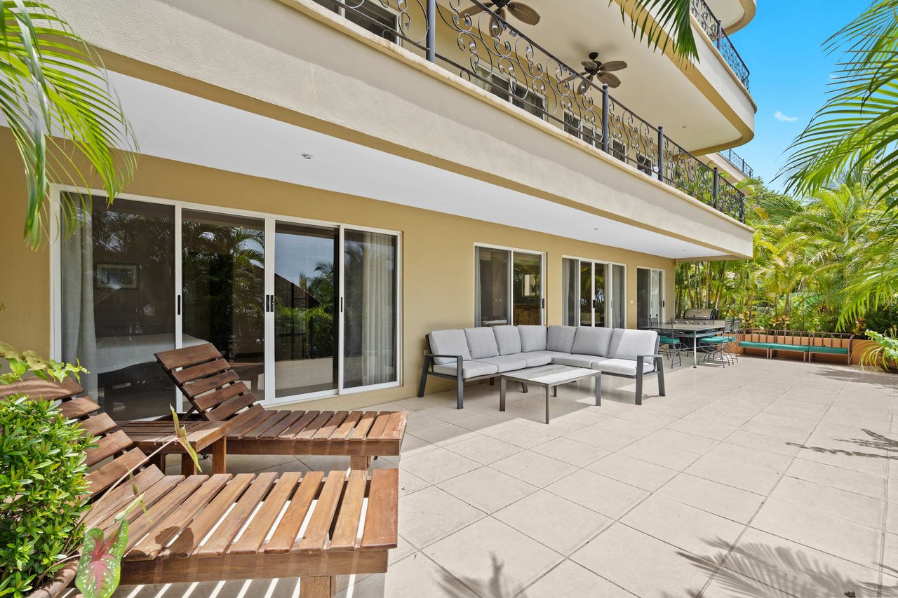 Maison Blanche | Exquisite condo in the exclusive gated community of Altos de Flamingo
