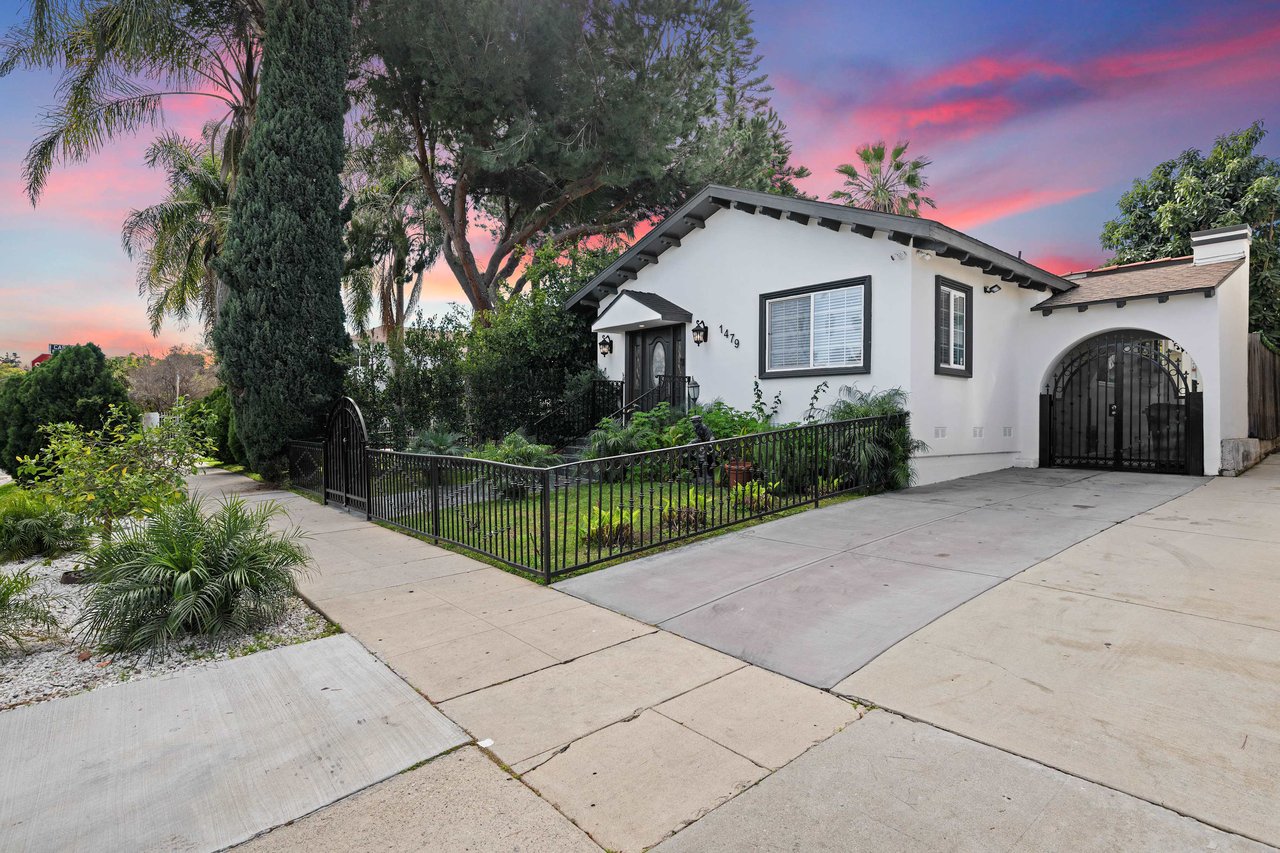 Charming 4BR Home with Fireplace & Grassy Backyard