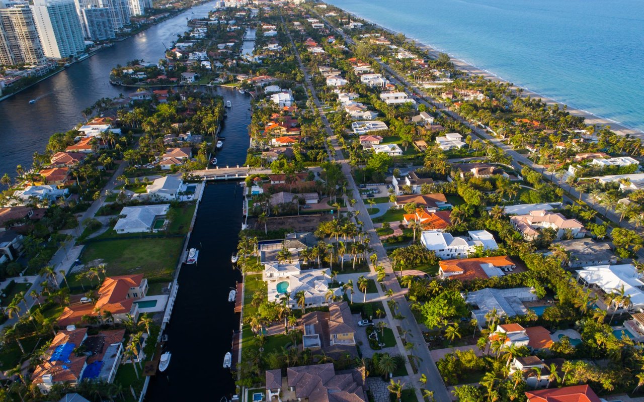 Golden Isles: Exclusive Waterfront Living in Hallandale Beach