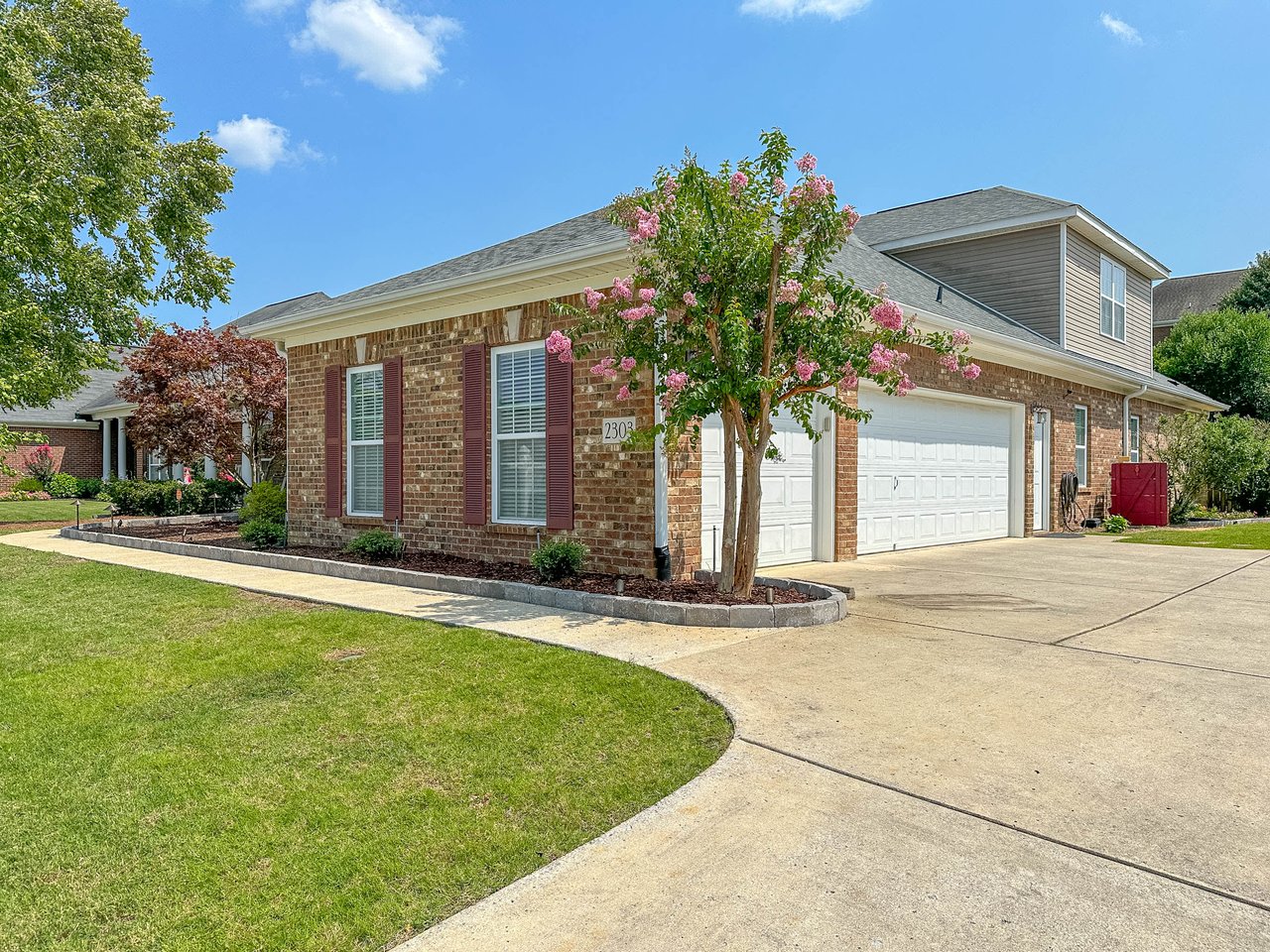 2303 Palisades Court with 5 Bedrooms!!!