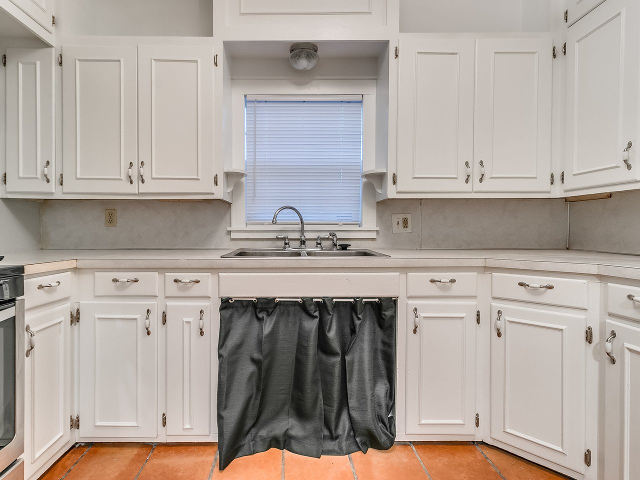 1313 N Beard Ave