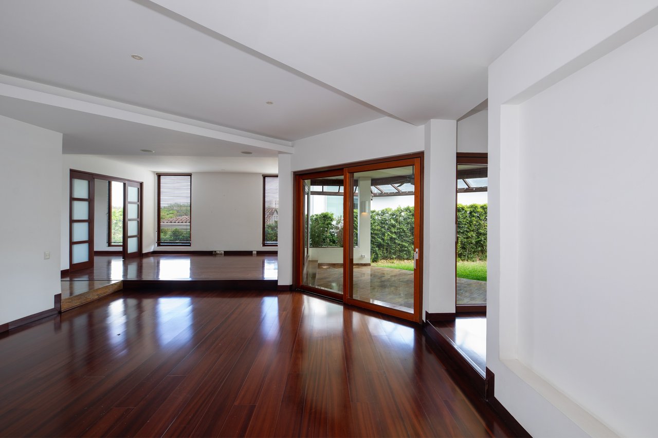 Modern Rented Estate, Escazu, San Jose