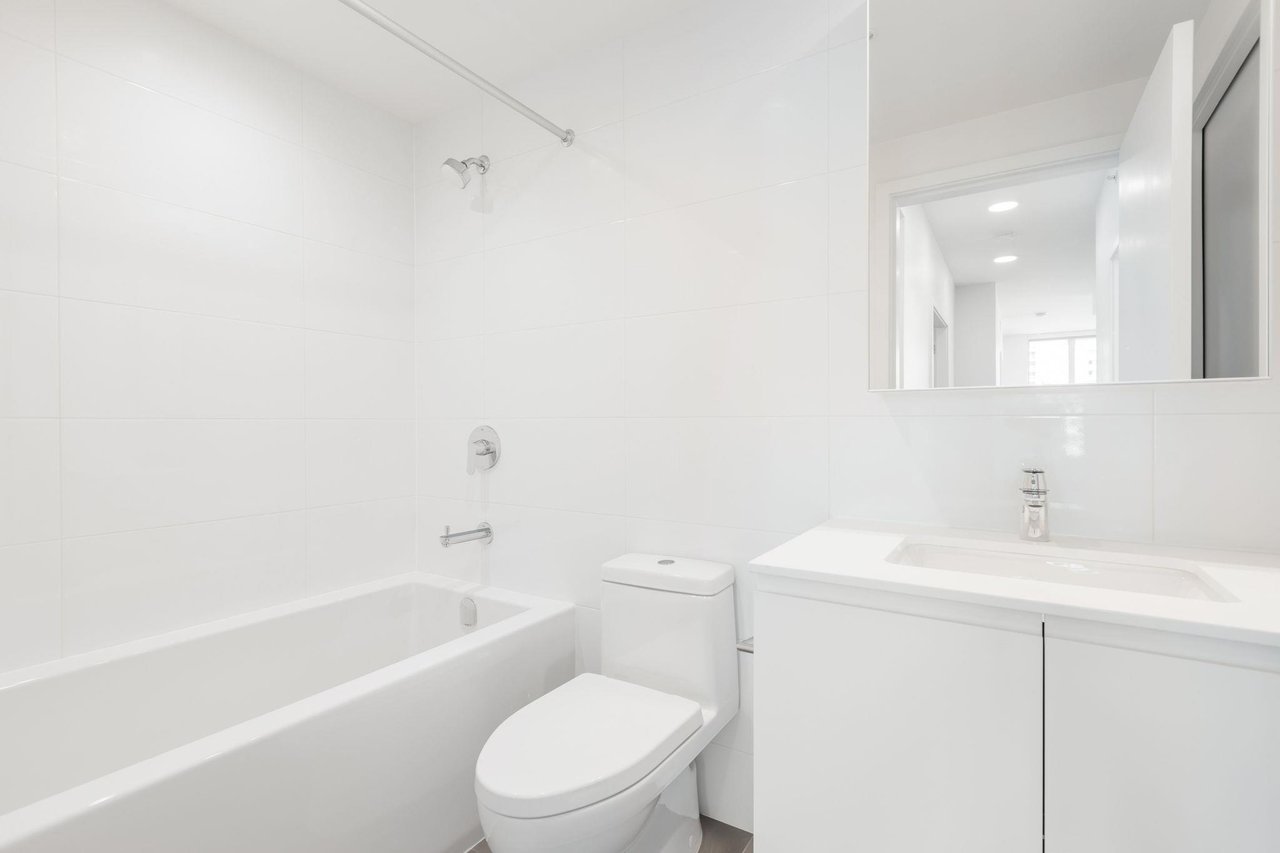 1210-3809 Evergreen Pl