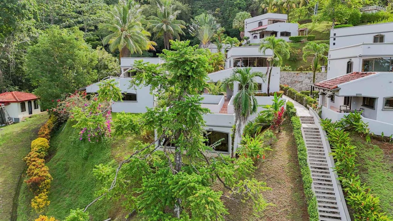 Secure Gated Villa Community, Ojochal, Puntarenas