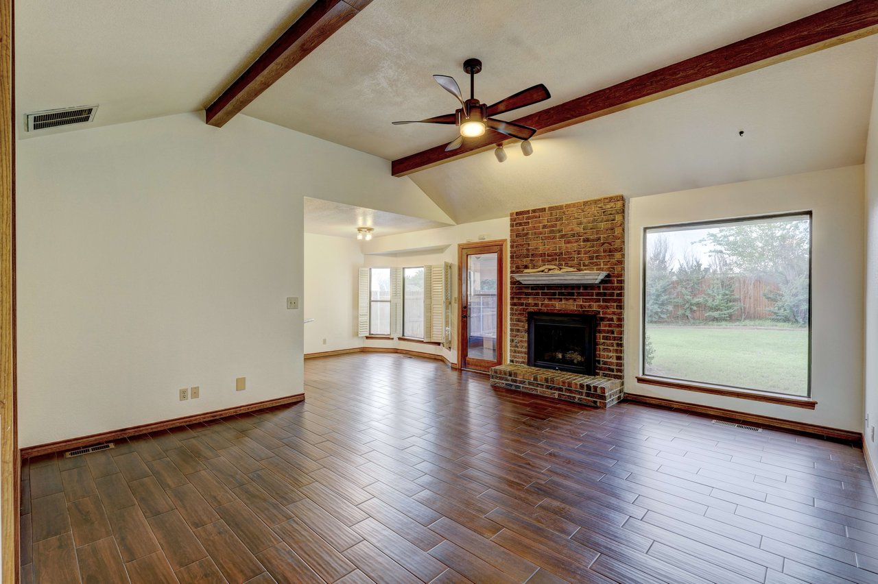1205 Windsor Place