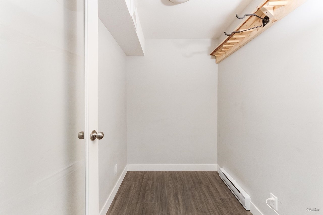 208-12075 Edge Street, Maple Ridge