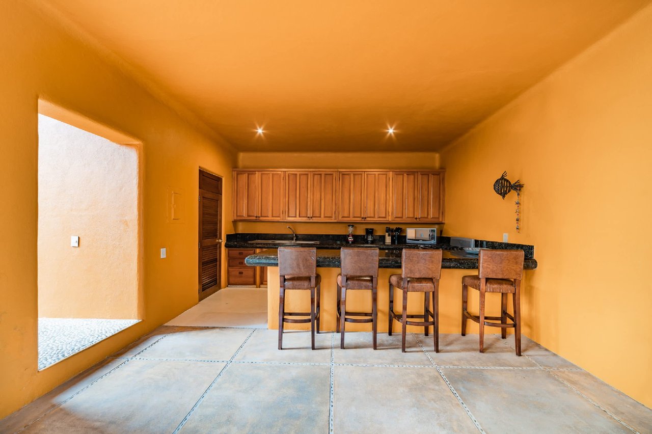 4 bedroom, Single Family Homes, Villa Palmas