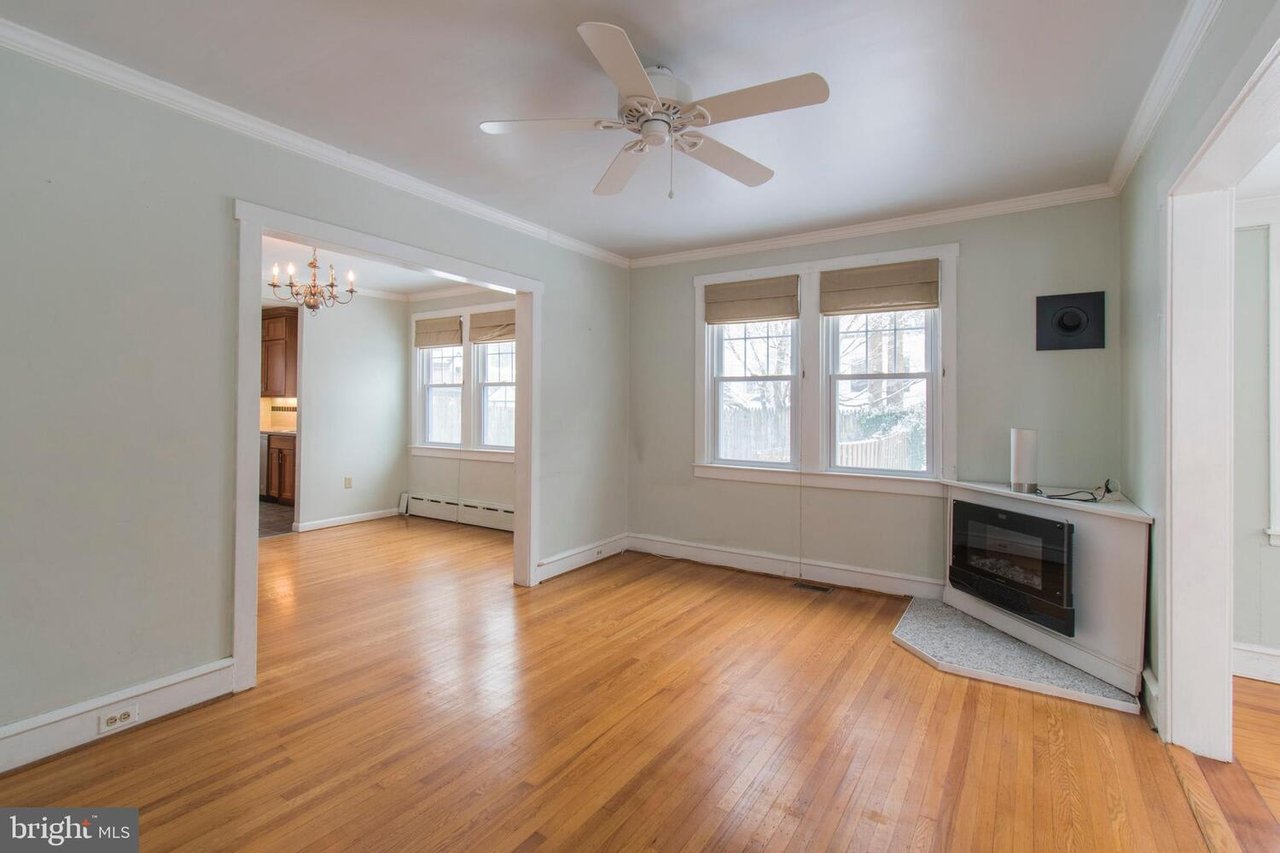 52 WEISS AVE