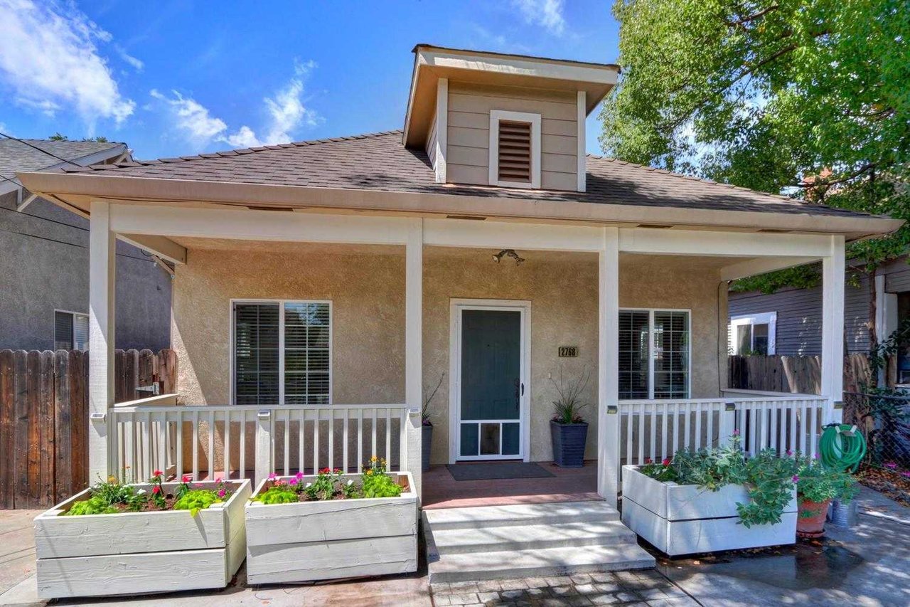 2768 Santa Clara Way